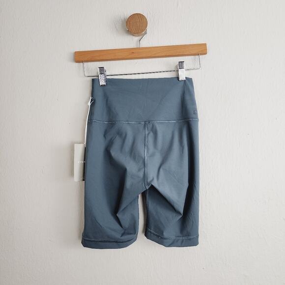 Everlane The Perform Biker Short Juniper Green Blue NWT High Waisted Size XS - Picture 8 of 9